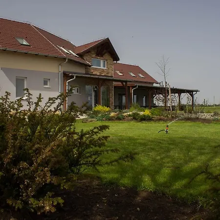 Horpácsi Európa Pihenő Központ *